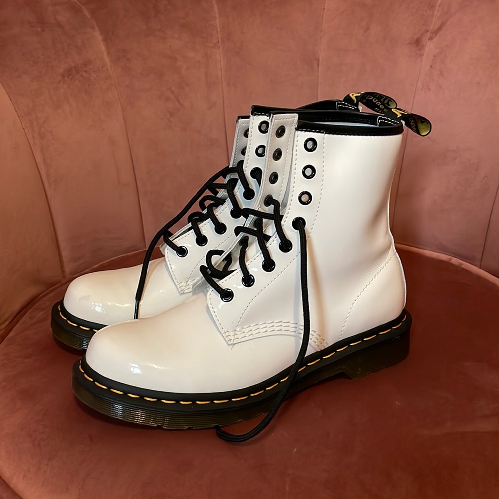 *NEVER WORN* white patent Doc Martens